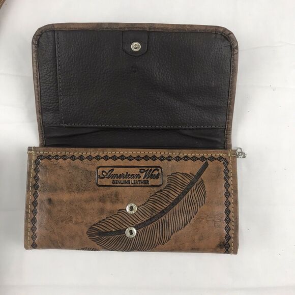 vintage‎ american west feather crossbody with matching wallet preowned - Picture 11 of 12